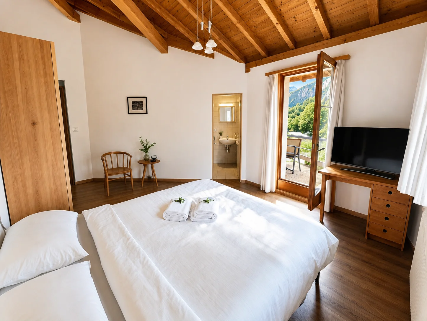 Doppelzimmer mit Bergblick und Terrasse